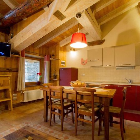 Maison Peroulaz Charvensod Ruang foto