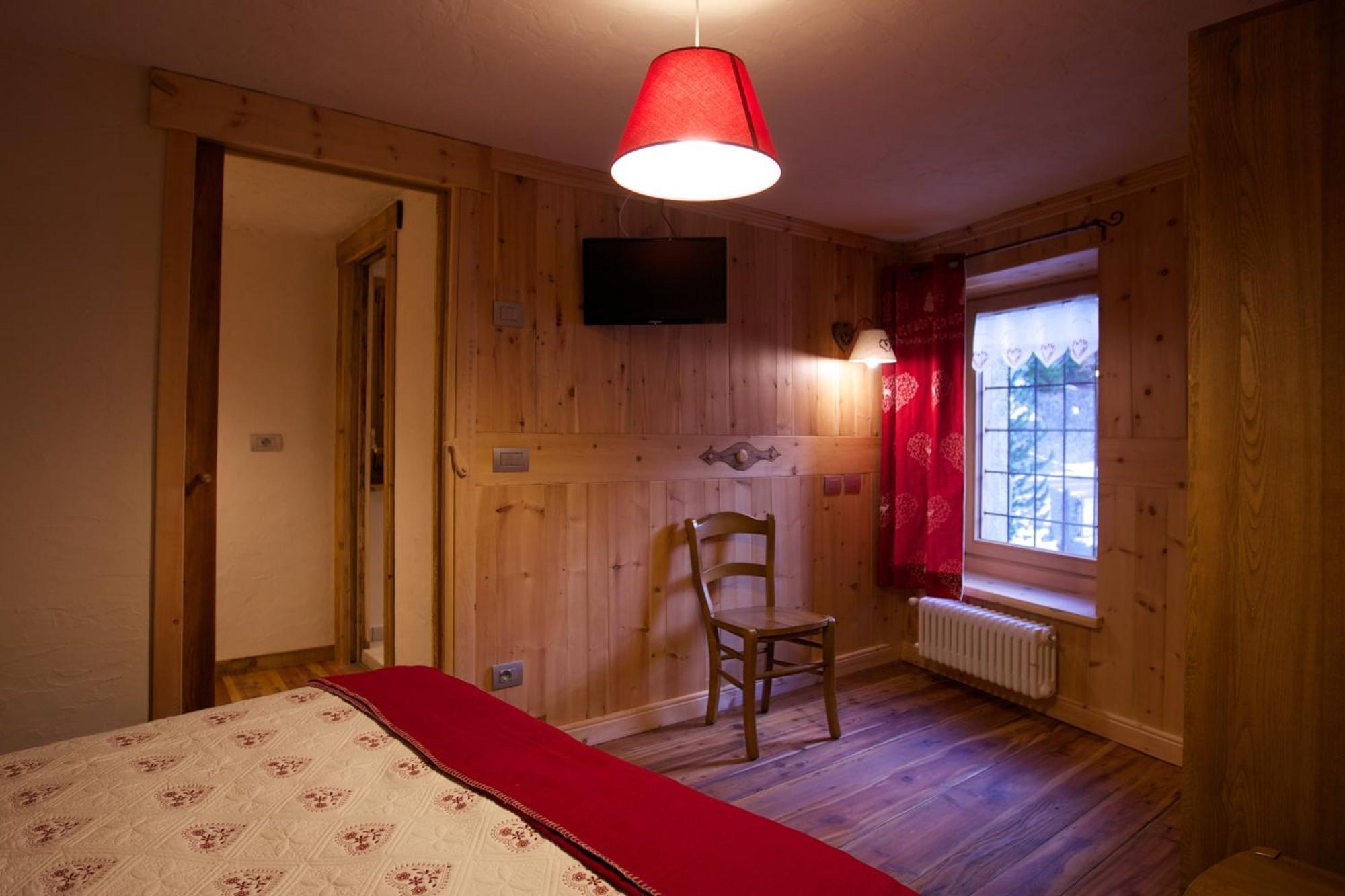 Maison Peroulaz Charvensod Ruang foto