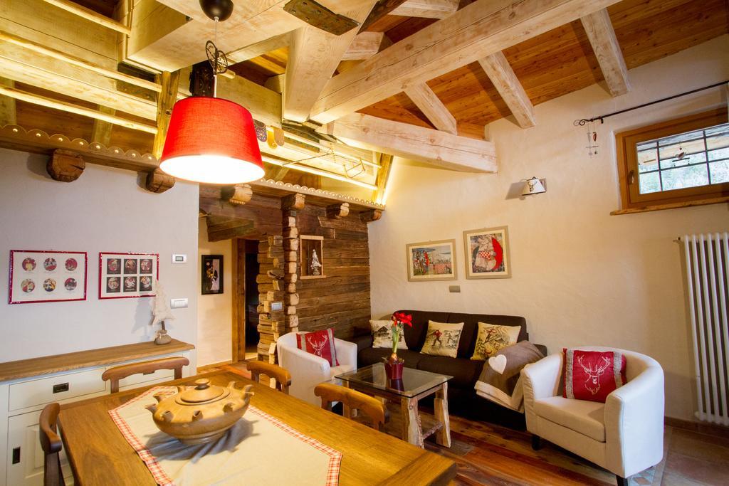 Maison Peroulaz Charvensod Ruang foto