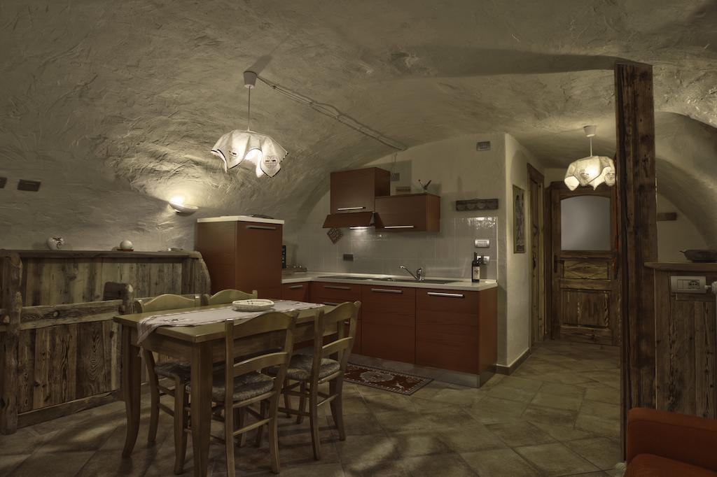 Maison Peroulaz Charvensod Ruang foto