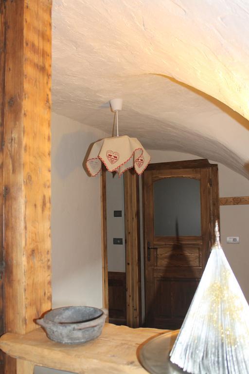 Maison Peroulaz Charvensod Ruang foto